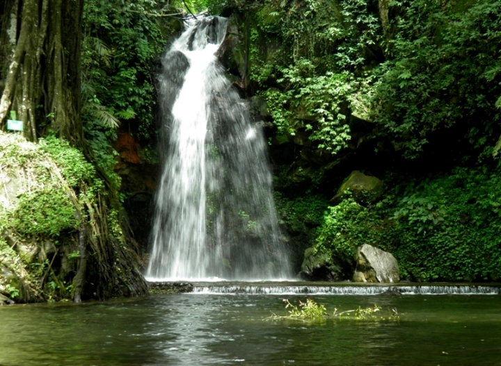 Curug Ciputri Air Terjun Kebanggaan Kuningan